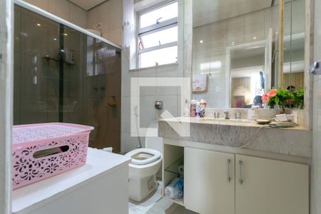 Apartamento à venda com 230m², 3 quartos e 1 vagaBanheiro da Suíte