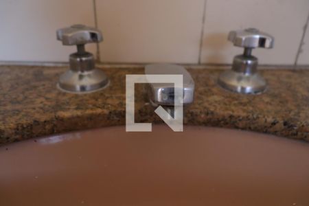 Casa à venda com 250m², 3 quartos e 2 vagasBanheiro da suite