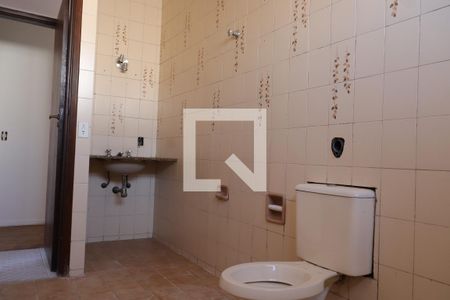Casa à venda com 250m², 3 quartos e 2 vagasBanheiro da suite