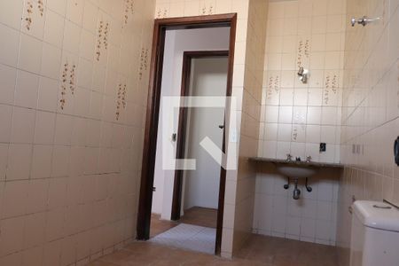 Casa à venda com 250m², 3 quartos e 2 vagasBanheiro da suite