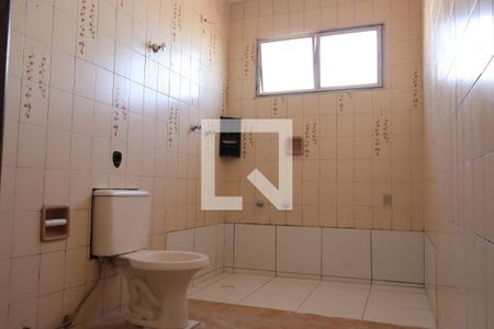 Casa à venda com 250m², 3 quartos e 2 vagasBanheiro da suite