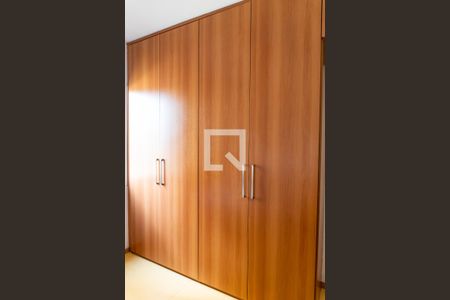 Quarto 1 Detalhe de apartamento para alugar com 2 quartos, 50m² em Parque Imperial, São Paulo