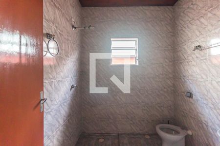 Banheiro de casa para alugar com 1 quarto, 45m² em Calmon Viana, Poá