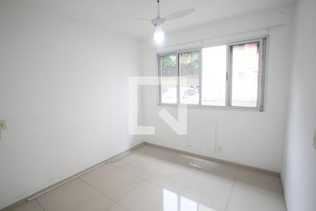 Quarto 1 de apartamento para alugar com 2 quartos, 53m² em Taquara, Rio de Janeiro