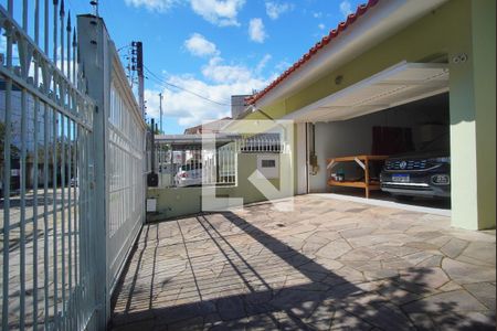 Casa à venda com 205m², 3 quartos e 2 vagasFachada