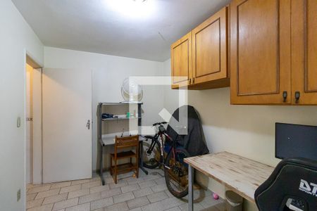 Casa à venda com 260m², 5 quartos e 4 vagas Casa à venda com 260m², 5 quartos e 4 vagasEdícula - Quarto da suíte