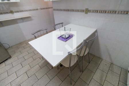 Casa à venda com 260m², 5 quartos e 4 vagas Casa à venda com 260m², 5 quartos e 4 vagasEdícula - Cozinha