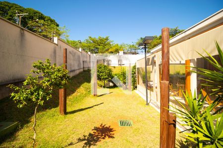 Apartamento à venda com 70m², 3 quartos e 2 vagas Apartamento à venda com 70m², 3 quartos e 2 vagasÁrea comum - Redário