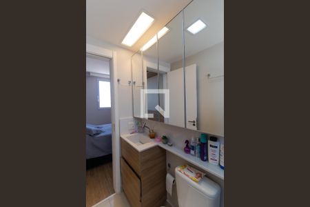 Apartamento à venda com 70m², 3 quartos e 2 vagas Apartamento à venda com 70m², 3 quartos e 2 vagasBanheiro da Suíte