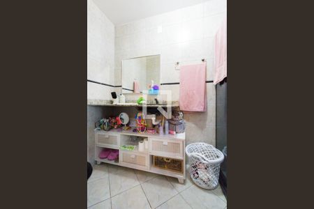 Casa de condomínio à venda com 380m², 3 quartos e 1 vaga Casa de condomínio à venda com 380m², 3 quartos e 1 vagaBanheiro da Suíte 2