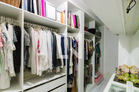 Casa de condomínio à venda com 380m², 3 quartos e 1 vaga Casa de condomínio à venda com 380m², 3 quartos e 1 vagaCloset da Suíte 1