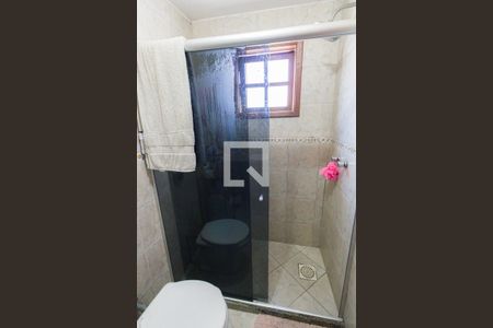 Casa de condomínio à venda com 380m², 3 quartos e 1 vaga Casa de condomínio à venda com 380m², 3 quartos e 1 vagaBanheiro da Suíte 3