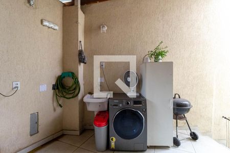 Casa à venda com 120m², 3 quartos e 1 vaga Casa à venda com 120m², 3 quartos e 1 vagaLavanderia