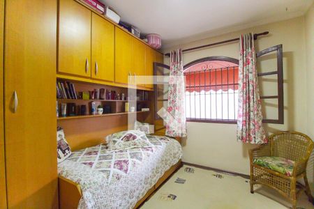 Casa à venda com 200m², 3 quartos e 3 vagas Casa à venda com 200m², 3 quartos e 3 vagasQuarto 2