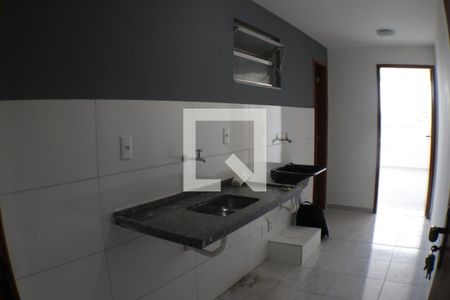 Cozinha de kitnet/studio para alugar com 1 quarto, 38m² em Curicica, Rio de Janeiro