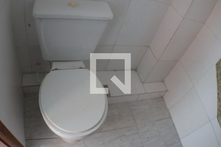 Banheiro de kitnet/studio para alugar com 1 quarto, 38m² em Curicica, Rio de Janeiro