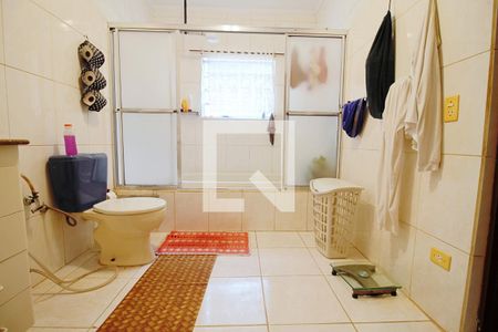 Casa à venda com 780m², 4 quartos e 5 vagas Casa à venda com 780m², 4 quartos e 5 vagasBanheiro da Suíte 1