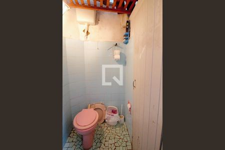 Casa à venda com 780m², 4 quartos e 5 vagas Casa à venda com 780m², 4 quartos e 5 vagasBanheiro de serviço