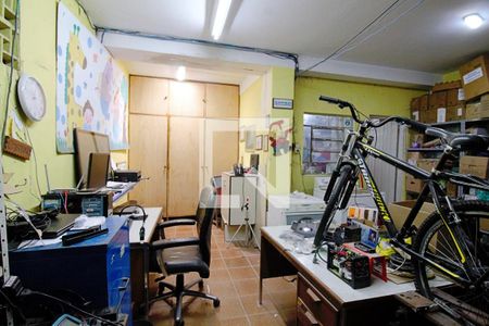 Casa à venda com 780m², 4 quartos e 5 vagas Casa à venda com 780m², 4 quartos e 5 vagasPorão