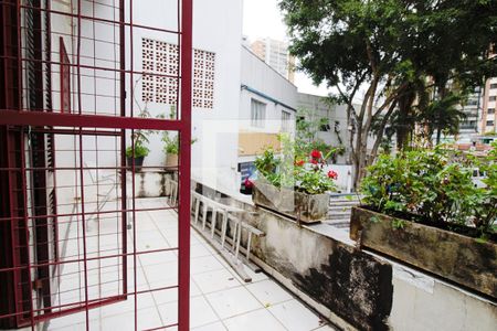 Casa à venda com 780m², 4 quartos e 5 vagas Casa à venda com 780m², 4 quartos e 5 vagasVaranda Suíte 1