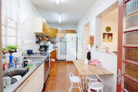 Casa à venda com 780m², 4 quartos e 5 vagas Casa à venda com 780m², 4 quartos e 5 vagasCozinha