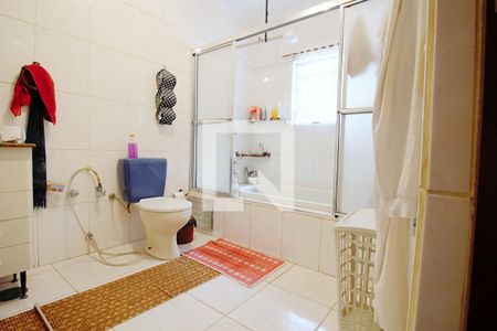 Casa à venda com 780m², 4 quartos e 5 vagas Casa à venda com 780m², 4 quartos e 5 vagasBanheiro da Suíte 1