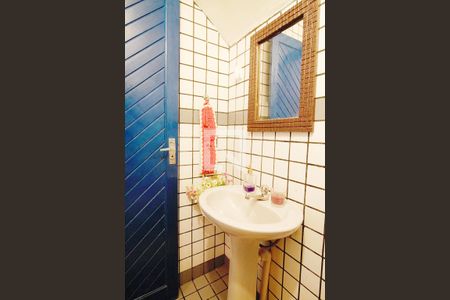 Casa à venda com 780m², 4 quartos e 5 vagas Casa à venda com 780m², 4 quartos e 5 vagasLavabo