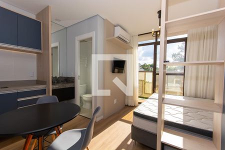 Sala de kitnet/studio para alugar com 1 quarto, 22m² em Mossunguê, Curitiba