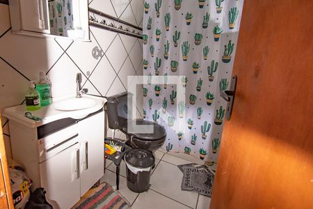 banheiro de casa à venda com 2 quartos, 64m² em Canudos, Novo Hamburgo