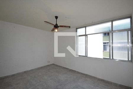 Sala de apartamento para alugar com 2 quartos, 50m² em Jardim Sulacap, Rio de Janeiro
