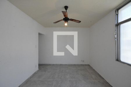 Sala de apartamento para alugar com 2 quartos, 50m² em Jardim Sulacap, Rio de Janeiro