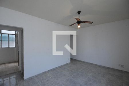 Sala de apartamento para alugar com 2 quartos, 50m² em Jardim Sulacap, Rio de Janeiro