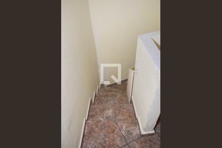 Escada de casa para alugar com 1 quarto, 30m² em Parque Edu Chaves, São Paulo