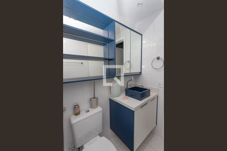 Apartamento à venda com 67m², 3 quartos e 1 vaga Apartamento à venda com 67m², 3 quartos e 1 vagaBanheiro da suíte