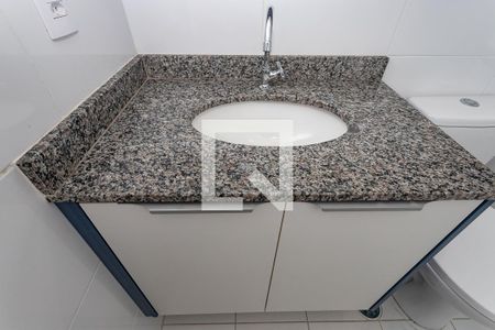 Apartamento à venda com 67m², 3 quartos e 1 vaga Apartamento à venda com 67m², 3 quartos e 1 vagaBanheiro social