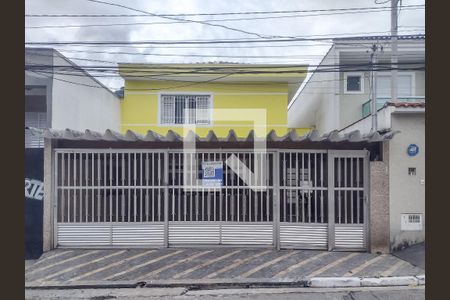 Casa à venda com 196m², 3 quartos e 2 vagasFachada