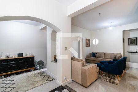 Casa à venda com 255m², 4 quartos e 2 vagas