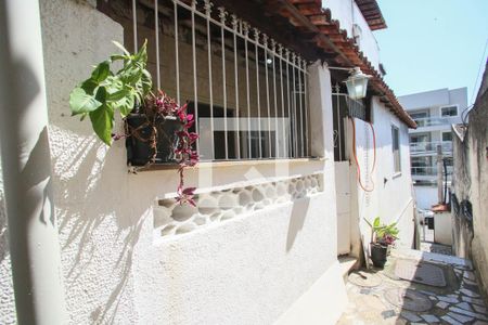 Casa à venda com 120m², 3 quartos e 1 vaga Casa à venda com 120m², 3 quartos e 1 vagaFrente da casa