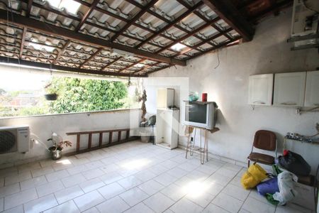 Casa à venda com 120m², 3 quartos e 1 vaga Casa à venda com 120m², 3 quartos e 1 vagaTerraço