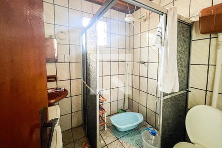 Casa à venda com 180m², 6 quartos e 2 vagasBanheiro
