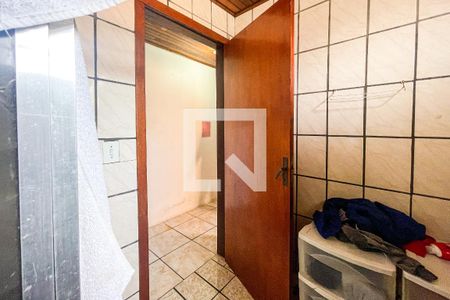 Casa à venda com 180m², 6 quartos e 2 vagasBanheiro