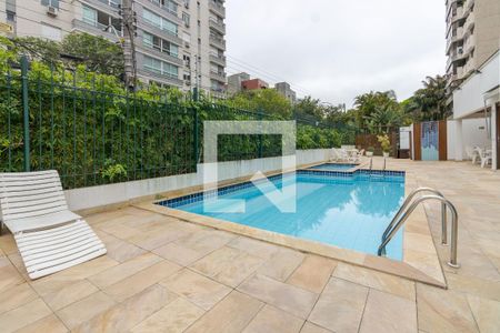 Apartamento à venda com 122m², 3 quartos e 1 vaga Apartamento à venda com 122m², 3 quartos e 1 vagaÁrea comum - Piscina