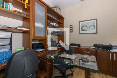 Apartamento à venda com 122m², 3 quartos e 1 vaga Apartamento à venda com 122m², 3 quartos e 1 vagaEscritório