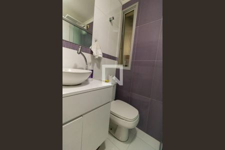 Apartamento à venda com 68m², 2 quartos e 1 vaga Apartamento à venda com 68m², 2 quartos e 1 vagaBanheiro