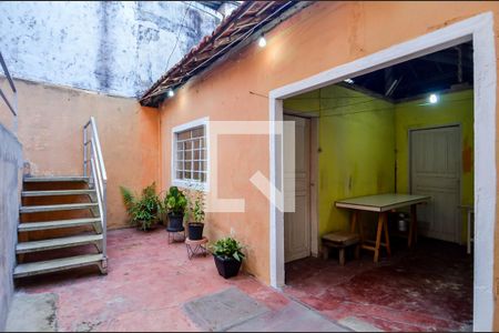 Casa à venda com 181m², 3 quartos e 2 vagasQuintal