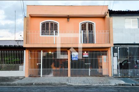Casa à venda com 181m², 3 quartos e 2 vagasFachada