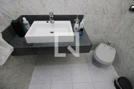 Casa à venda com 320m², 4 quartos e 3 vagasBanheiro Social