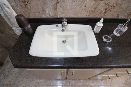 Casa à venda com 320m², 4 quartos e 3 vagasQuarto 1 - Suíte Banheiro