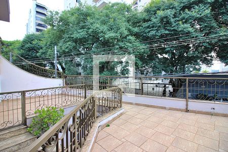 Casa à venda com 320m², 4 quartos e 3 vagasVaranda