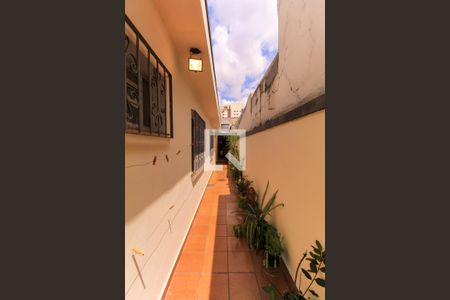 Casa à venda com 180m², 3 quartos e 4 vagasCorredor 